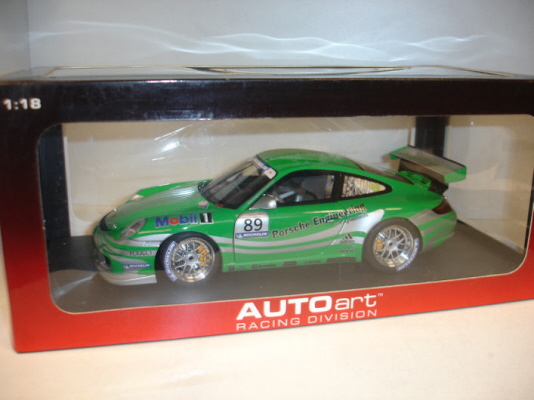 AutoArt: Porsche 911 (997) GT3 Cup Car SC VIP 2006 ( Green Livery Porsche  Engineering